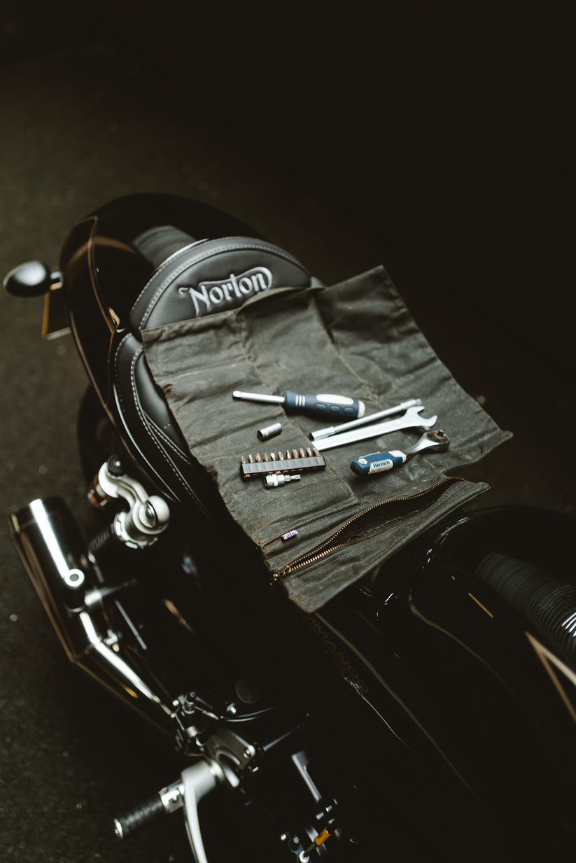 BRITISH GREEN OILSKIN TOOL ROLL Libertatia