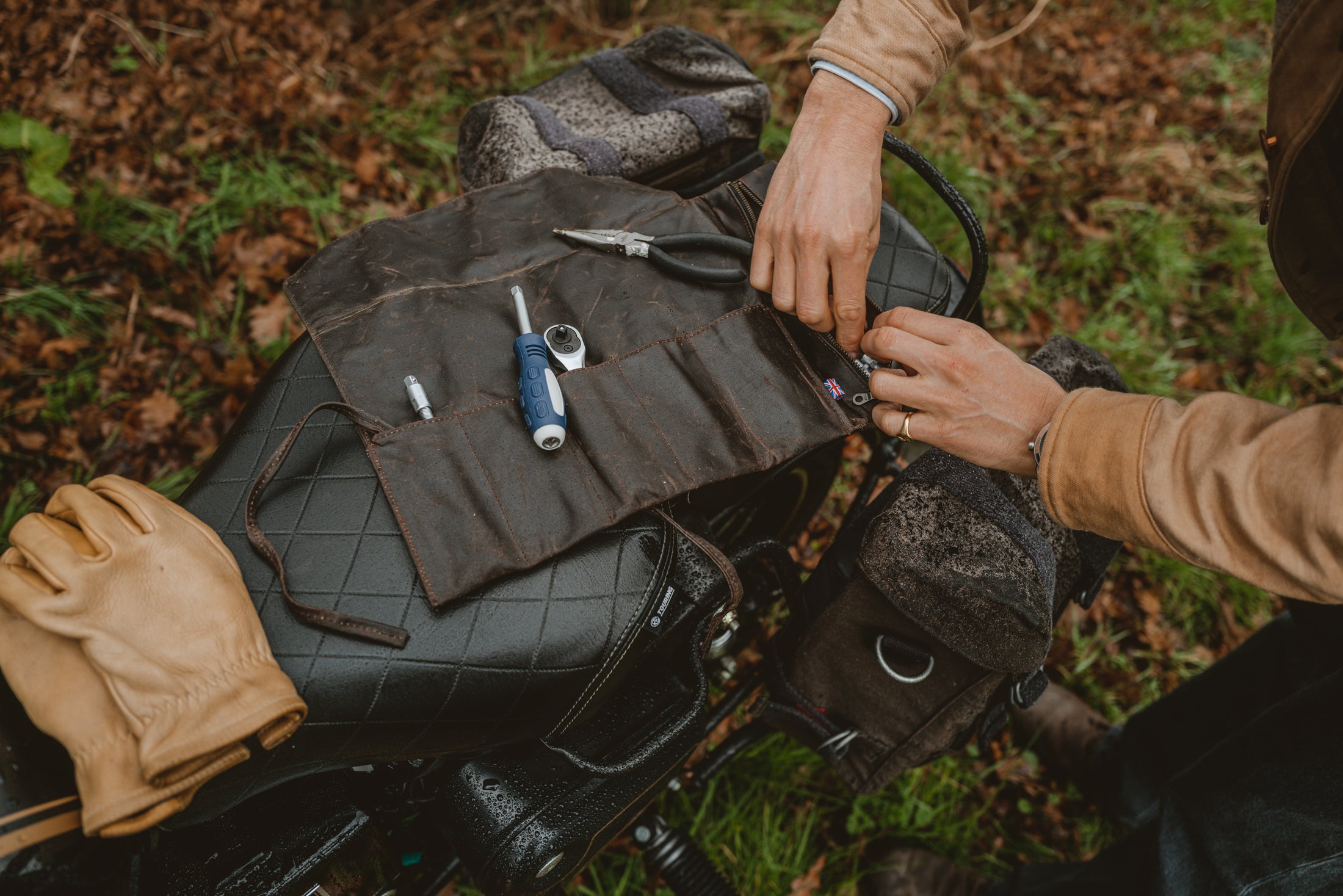 The Highlands Waxed Cotton Tool Roll