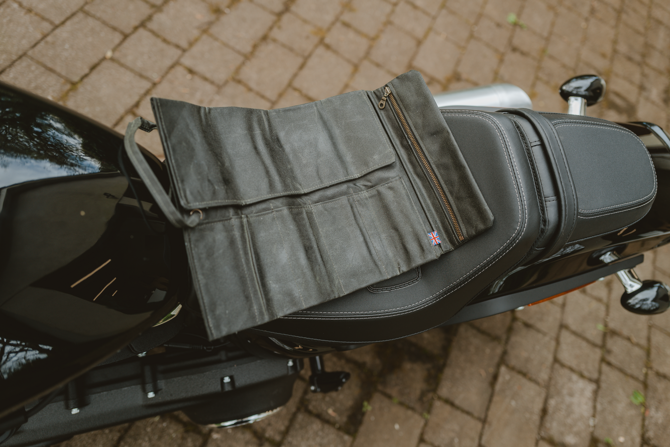 BRITISH GREEN OILSKIN TOOL ROLL Libertatia